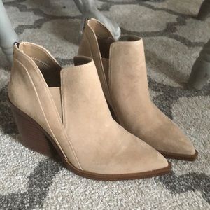 Vince Camuto Gradina Booties